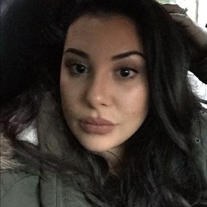 Meet your Posher, Renee